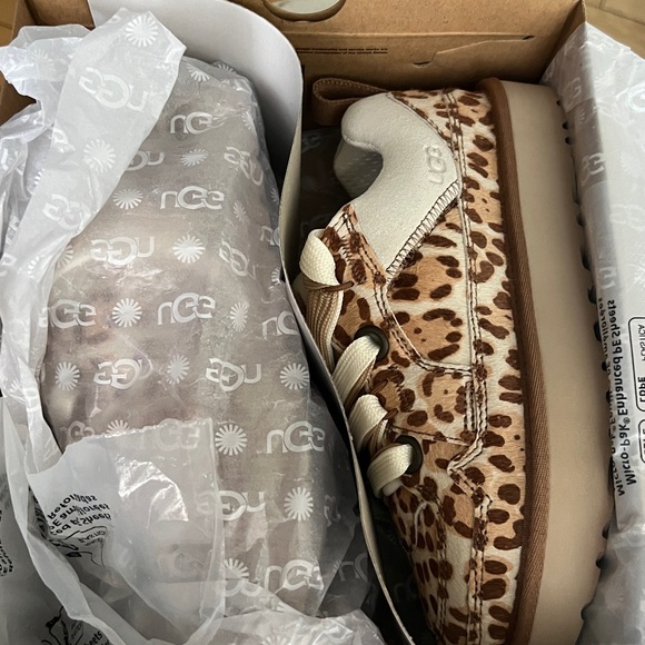 UGG Lowmel Plains Sneakers - Picture 9 of 9